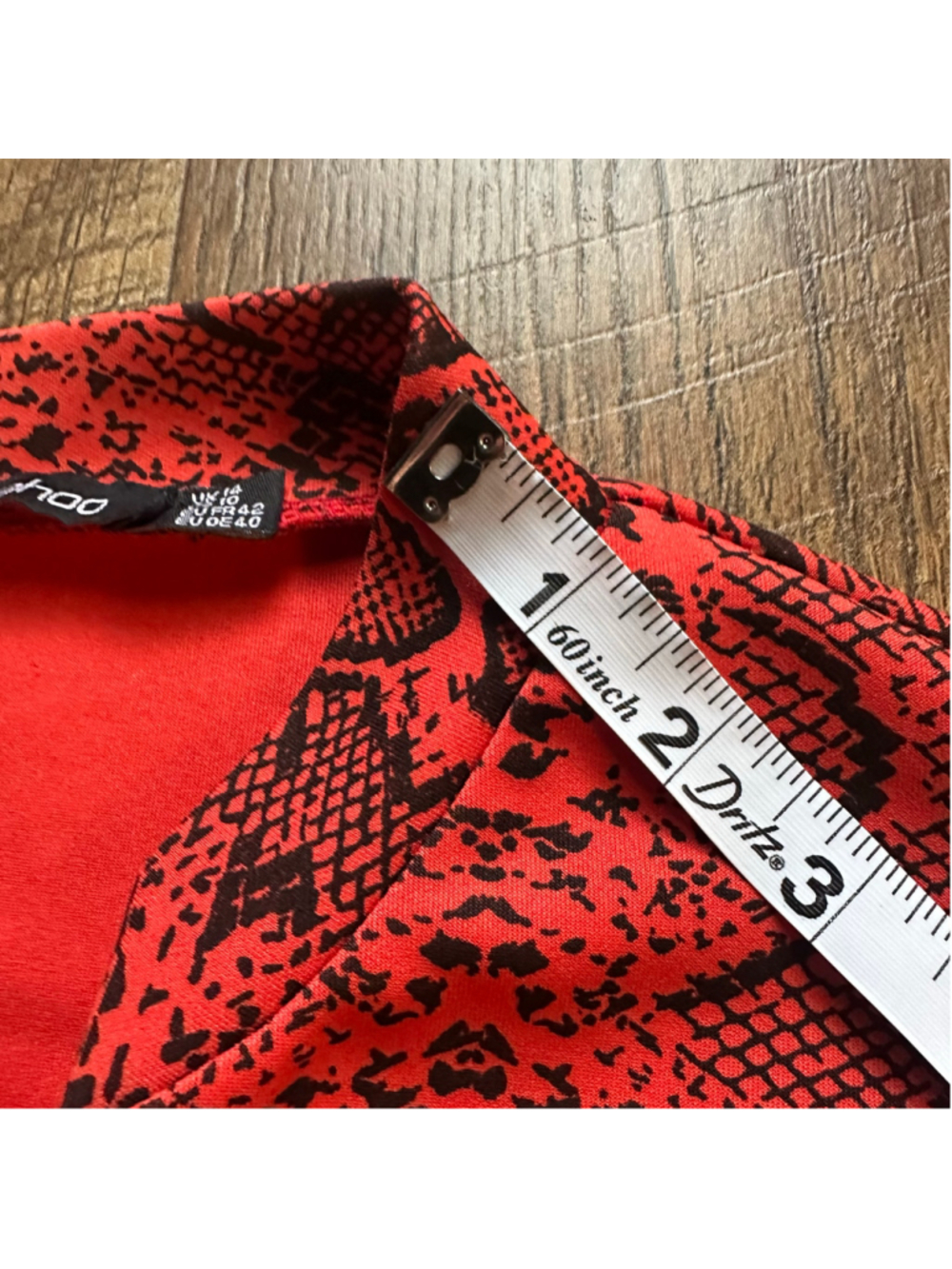 Women's Boohoo Red and Black Snake Print Bomber Jacket Size 10 - Picture 6 of 12